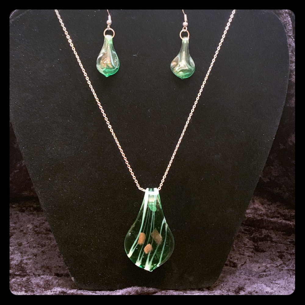 earring and necklace set